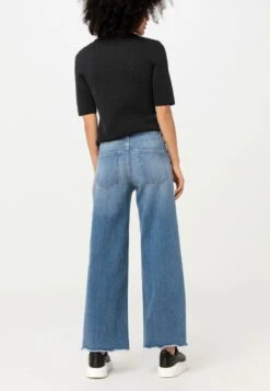 BETTERRECYCLING - Flared Jeans - Light Blue 8 BETTERRECYCLING - Flared Jeans - Light Blue -Hessnatur 297d61feca9549ef9681419dab7ebaa5