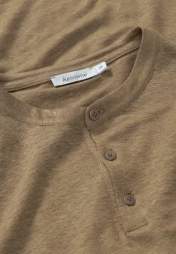 AUS REINEM LEINEN - T-Shirt Basic - Safari 11 AUS REINEM LEINEN - T-Shirt Basic - Safari -Hessnatur 5809f997f6d4431fbc2f16acf3b29004