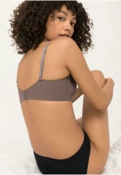 SPACER - T-Shirt BH - Dunkelmauve -Hessnatur 6018ccfcf66f450d8bcdc0e4d33e1ca1 1