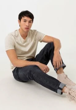 Jeans Straight Leg - Black Washed -Hessnatur 8edab5b2cee04845987a15d759457c7d