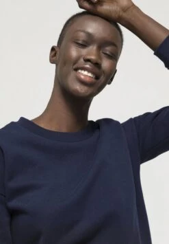 BETTERECYCLING - Sweatshirt - Marine 9 BETTERECYCLING - Sweatshirt - Marine -Hessnatur d397a85ba9fa4b1faecefc47ef7261f4