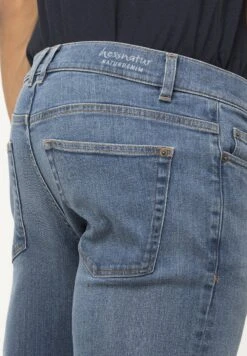 Jeans Straight Leg - Light Blue -Hessnatur e774a6d7e0d04cbe826059a53ffc7a56