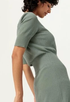 Strickkleid - Agavegrün -Hessnatur f223a57ef6ca4bdbb91db38c5a165459
