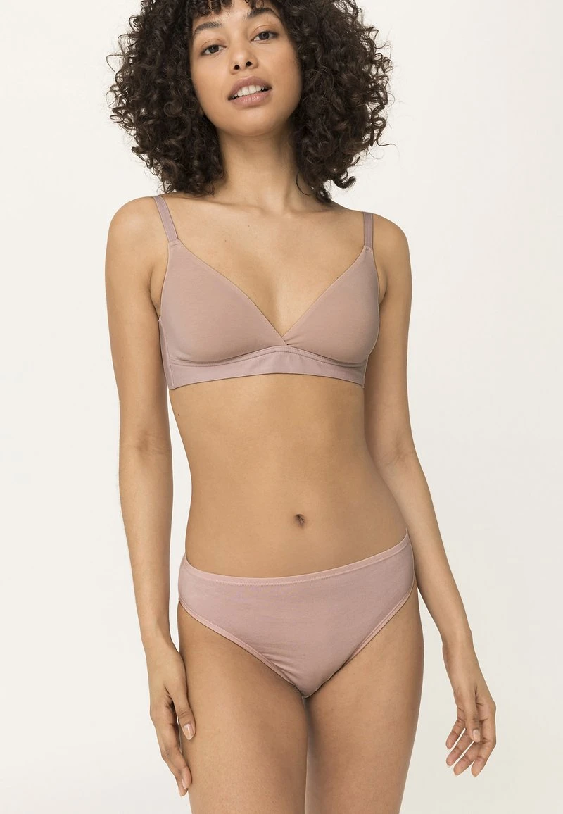 Slip - Make Up 1 Slip - Make Up